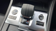 Jaguar F-Pace 2.0 D200 R-Dynamic HSE Black 5dr Auto AWD Diesel Estate